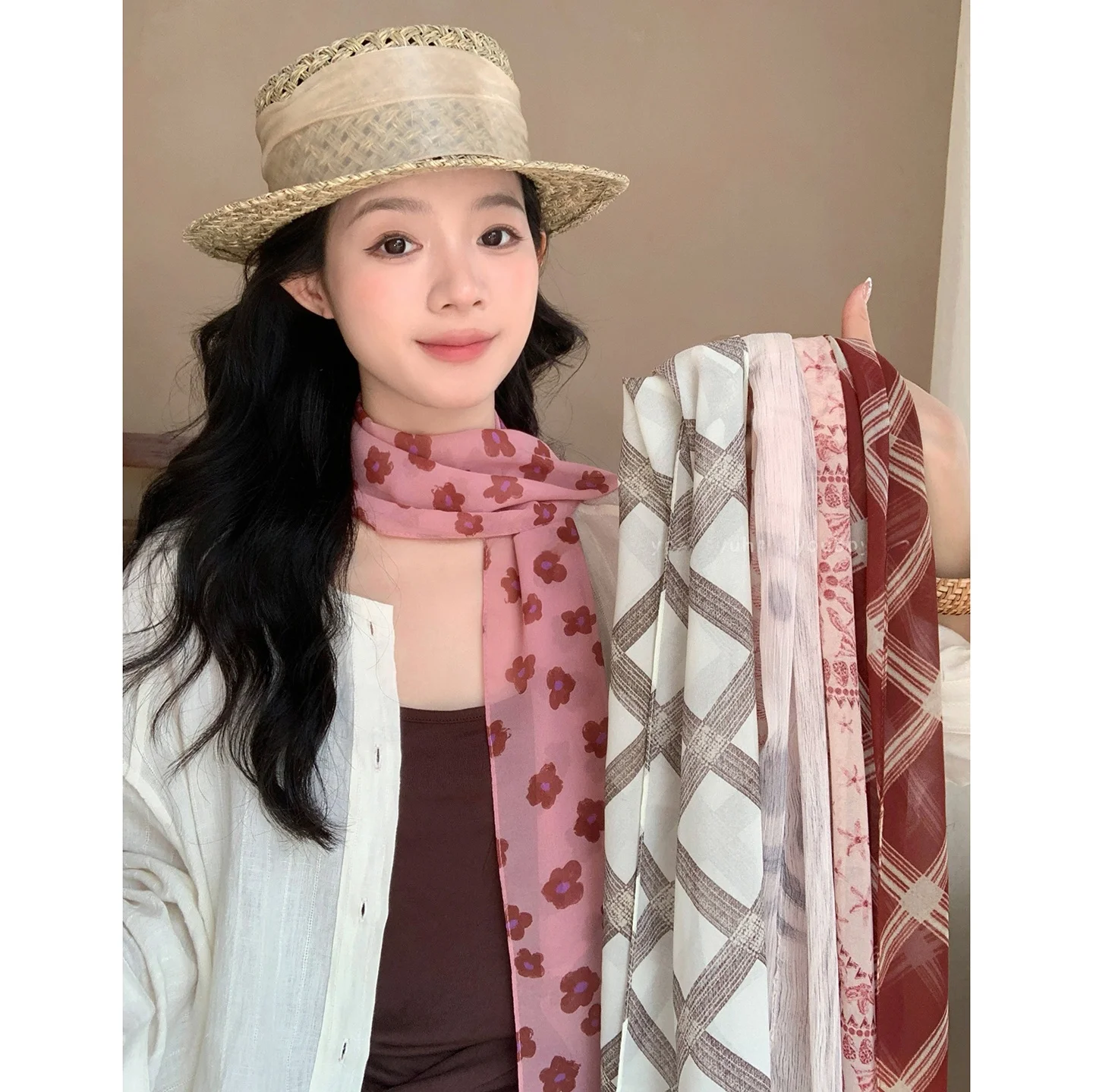 春の色合いが美しいピンクの花柄ストールの使い方と特性