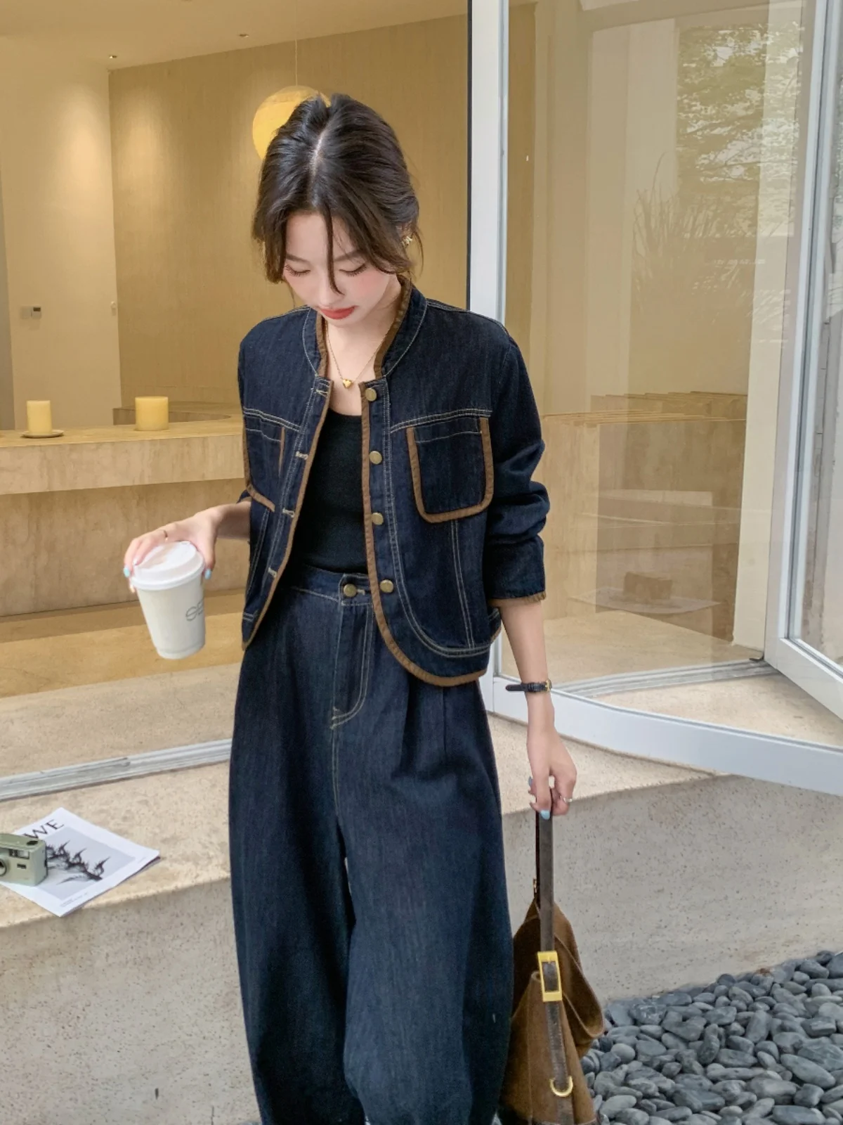 デニムトップスのコーデで失敗しない方法は？