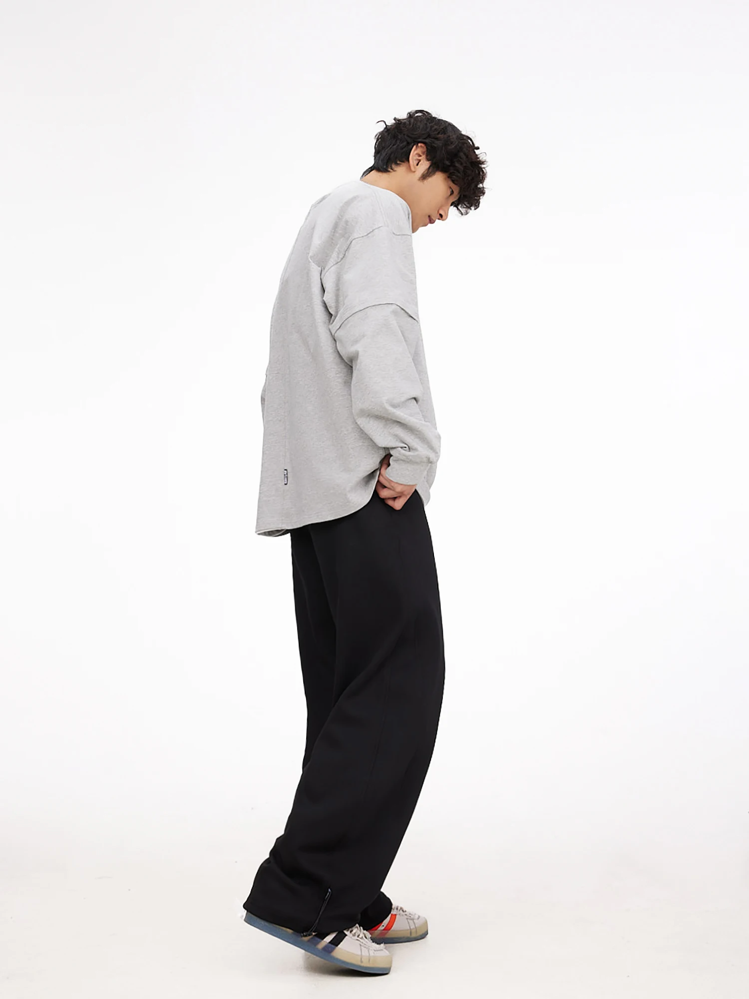 黒スウェットパンツのフィット感と素材特性：CBXLABバナナパンツの実測分析