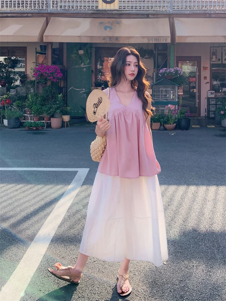 春のコーデに悩むあなたへ：肌理感のあるVネックトップスとワイド  パンツのコンビネーションは、本当に着心地が良いの？