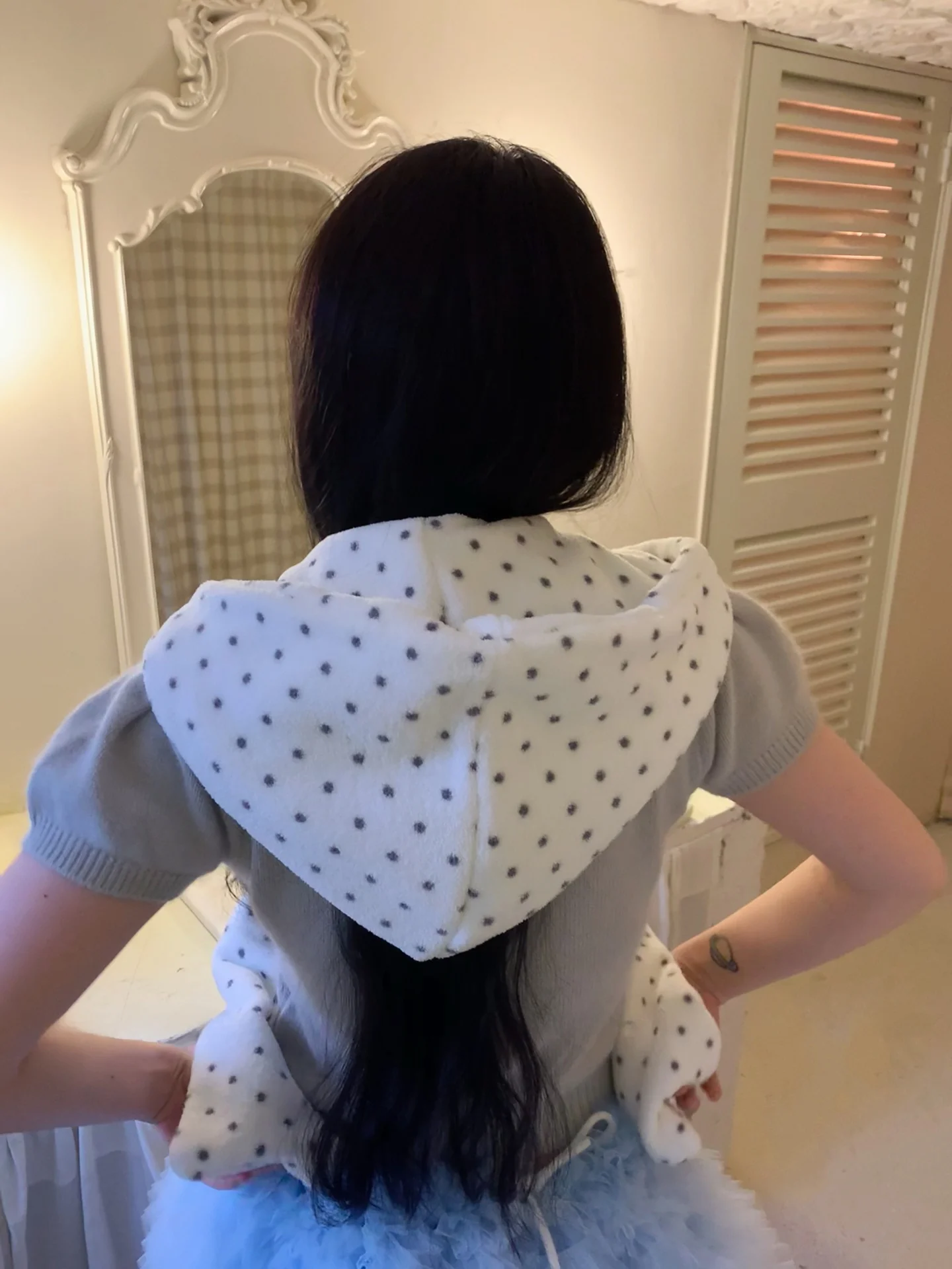初めのネックワーマーはどれがおすすめですか？——「波点のふわふわネックウォーマー」が冬の日常を救う理由