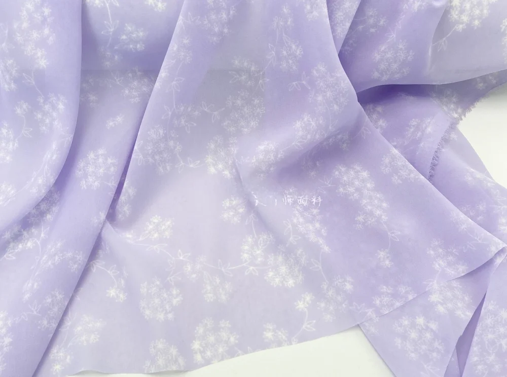 半透明雪绒花デザインの浅紫色ダイリリー柄シフォン生地は和服やドレスに最適なチュール生地か