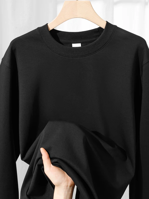 黒Tシャツの色落ちは本当に避けられないの？搭念の長袖ブラックTシャツが解決する理由
