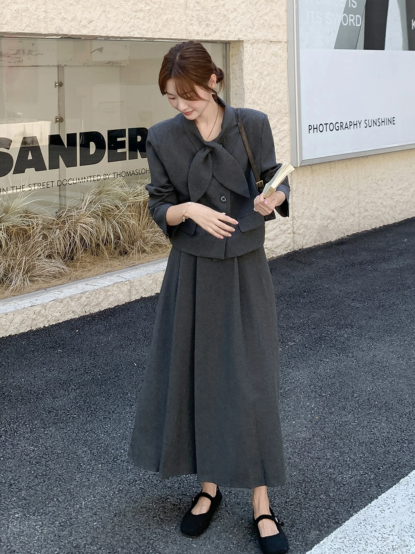 50代の秋に着るジャケットとスカート、どう選ぶ？