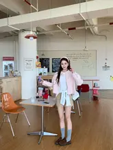秋季にぴったりのラウンドネックスエードジャケット【女性用・カジュアル・ゆったりフィット・ショートデザイン】