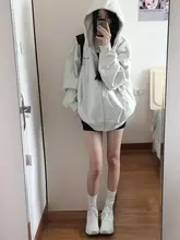 コットン製 グレーのフード付きパーカー【春秋用・ゆったりしたデザイン・ジッパー開閉】