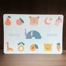 防水・防油・お手入れ簡単！カラフルな恐竜とお姫様の城デザインのテーブルマット