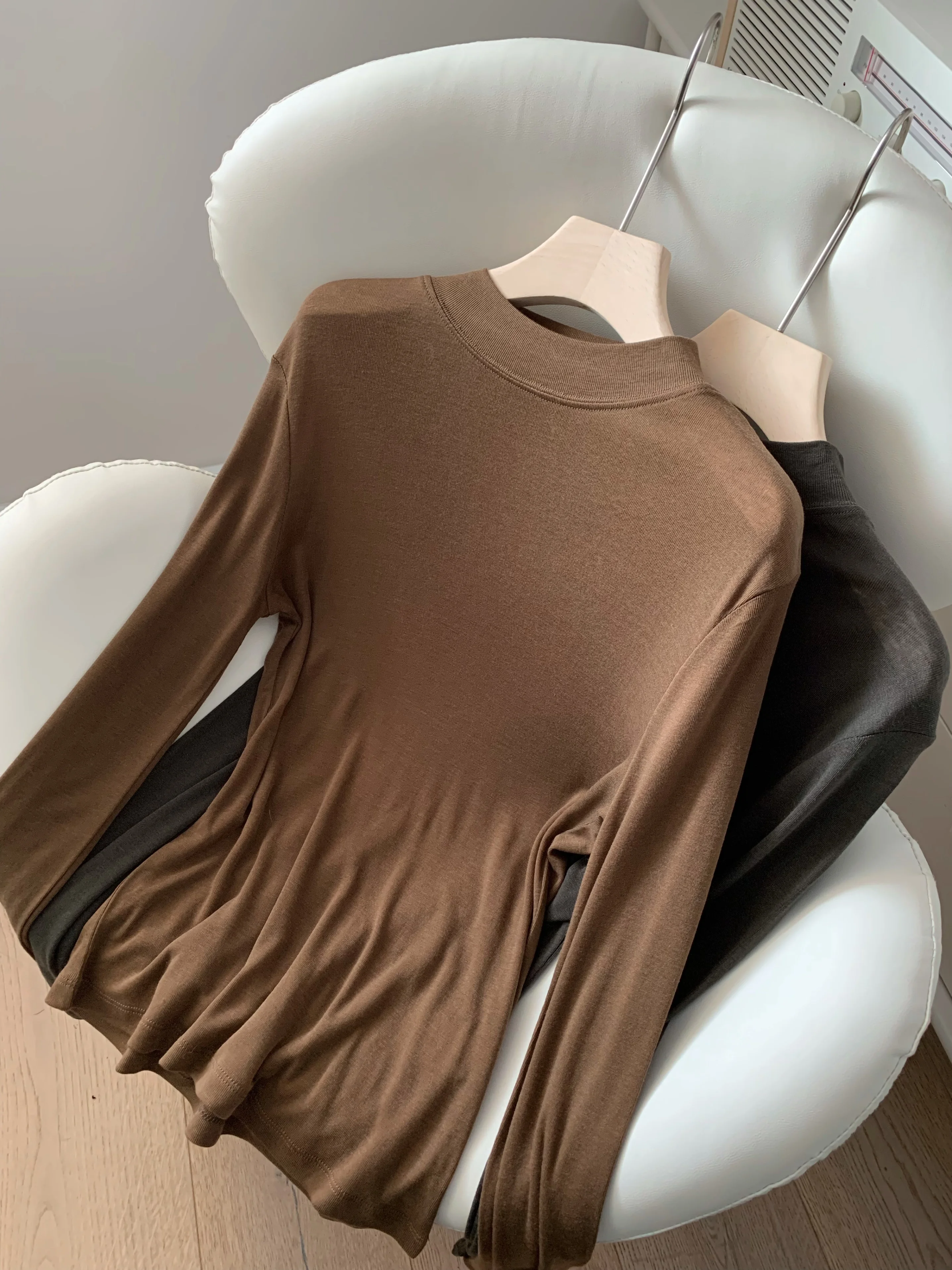 大人可愛いの本質とは？天絲ウールTシャツで心地よい日常を創る