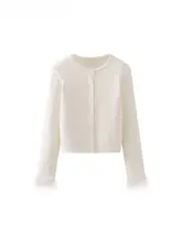 可愛らしいデザインのラウンドネックニットカーディガン【スリムフィット・秋用】