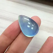 天然アクアマリンクリスタルペンダント【女用・彫刻入り・紐付き・シンプルデザイン】