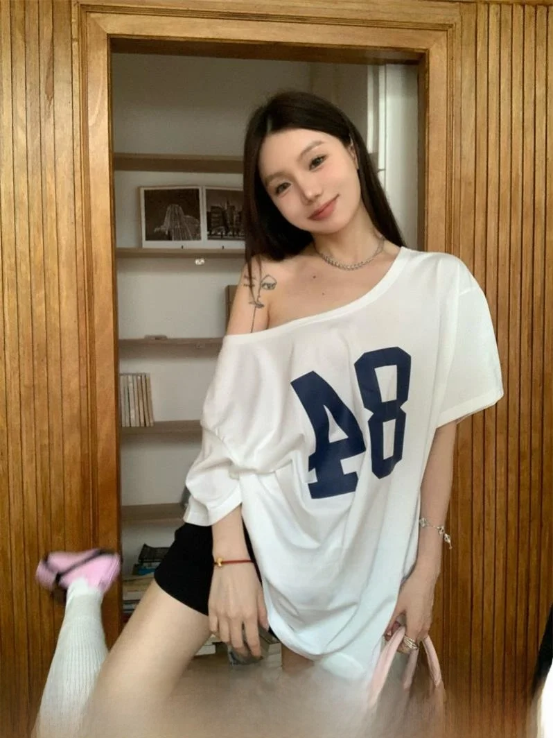 厚手tシャツ レディースの選び方は？5選で肌寒い日や通勤にもぴったりなカジュアルスタイルを実現