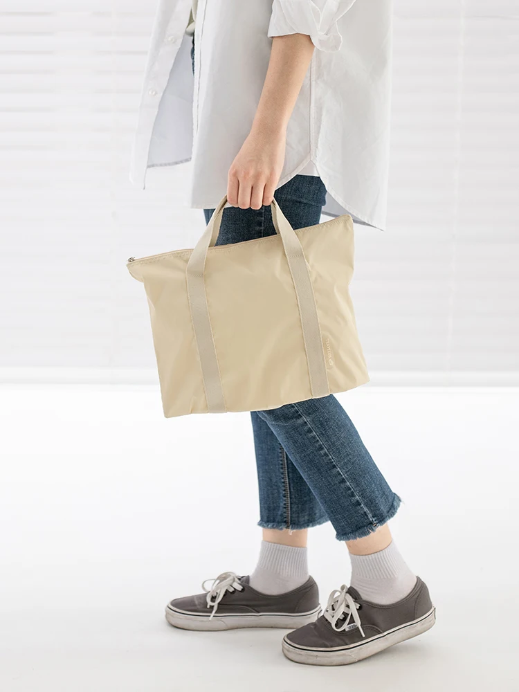 防水旅行用トートバッグ air bag V.2：子供連れ旅行で荷物を整理するための実用的な選択肢