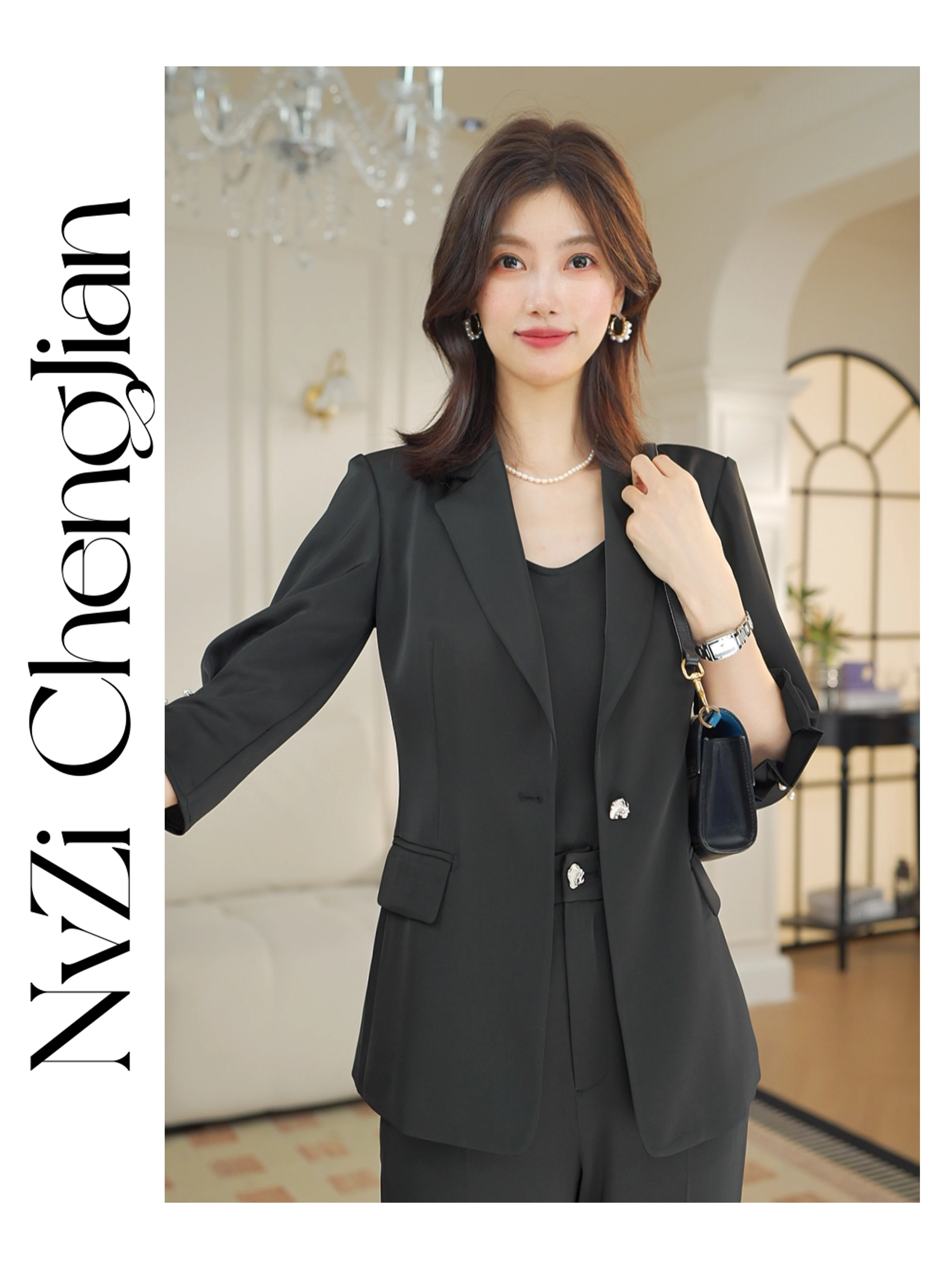通勤服40代にぴったりな1着は？洗練されたブラックサテンスーツが解決するリアルな悩み