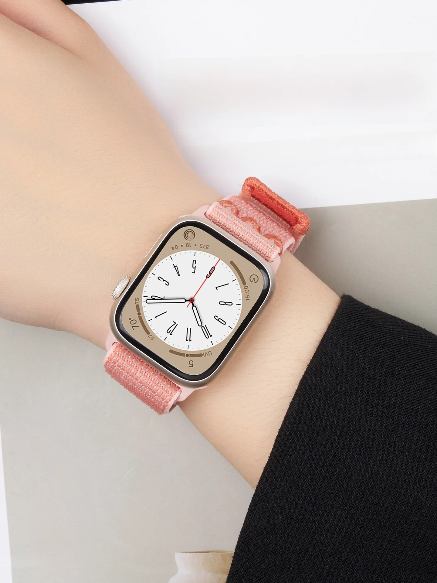 Apple Watch Line と Samsung Galaxy Watch を比較するなら、この表带が本当の差を生む？