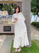 女性の夏用オフホワイトのルーズレースアップドレス