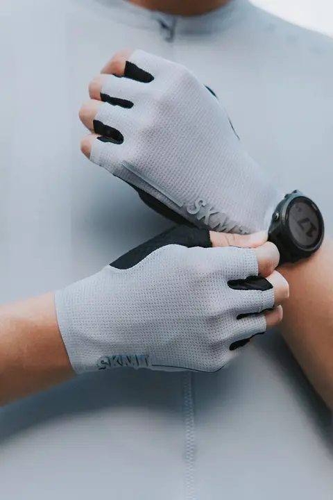 Monton 自転車用半指グローブ【衝撃吸収・通気性・シンプルデザイン】