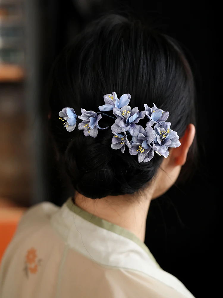 和風ヘッドドレスはどう選ぶ？花モチーフの古典的デザインが今、注目されている理由