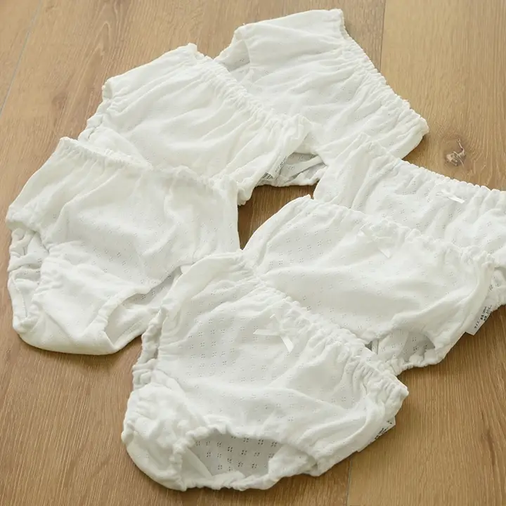 子供用白色インナー【コットン製・通気性のあるパンツ・極上の柔らかさ】（セットアップ対応）