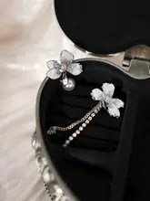 清新なデザイン！ブルーの滴油パール花モチーフピアス【純銀製・フェミニン】