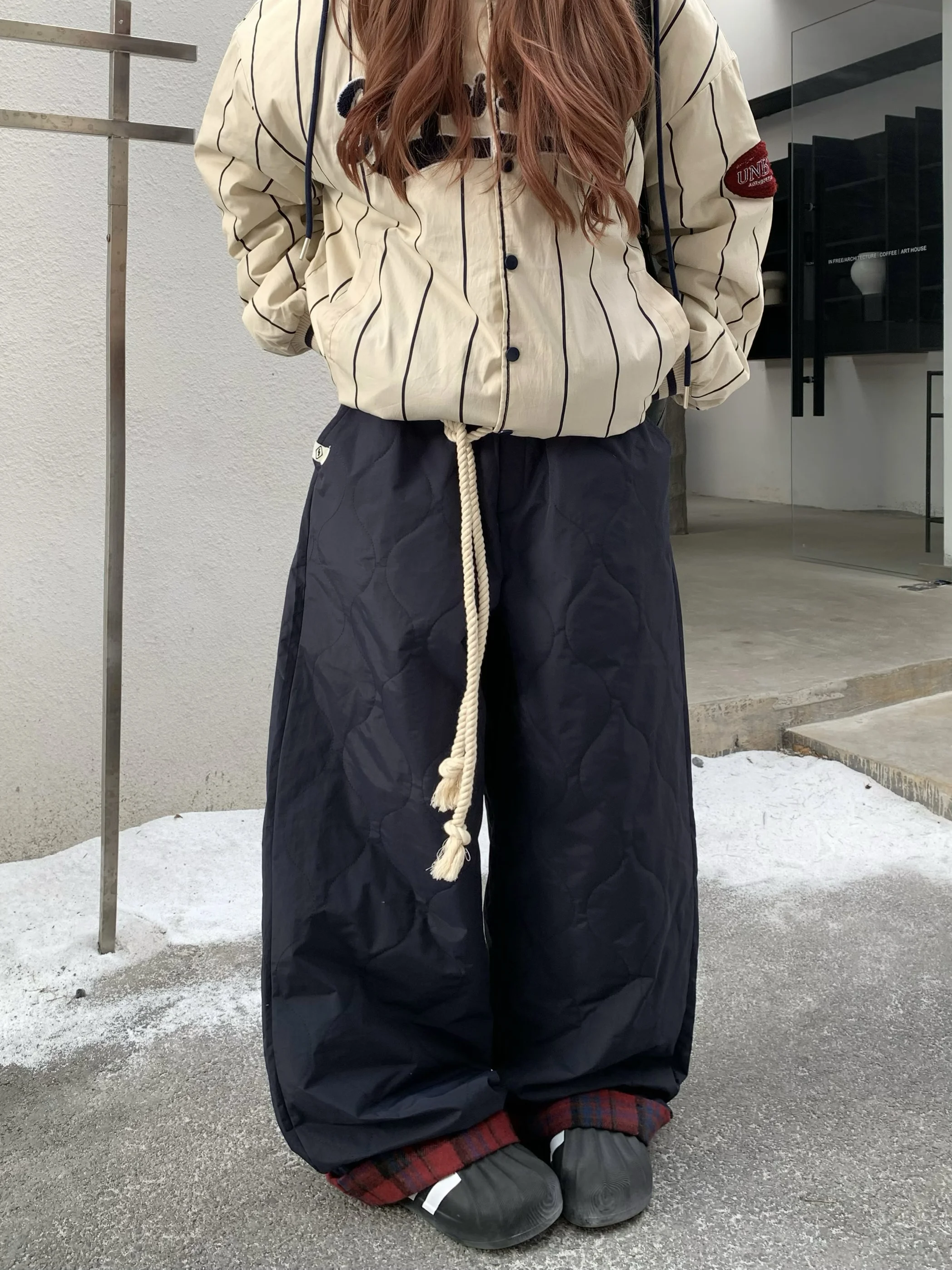 スノボ ウェア ズボンをどう選ぶ？保温性とデザインのバランスが鍵になる