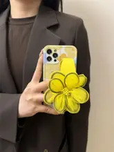 春らしい花柄のスマホケース用ストラップ【黄色・フラワーデザイン・iPhone対応】