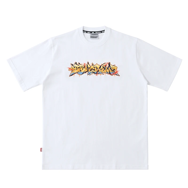 ストリートアートのインスピレーションを纏うTシャツは、どう選ぶ？