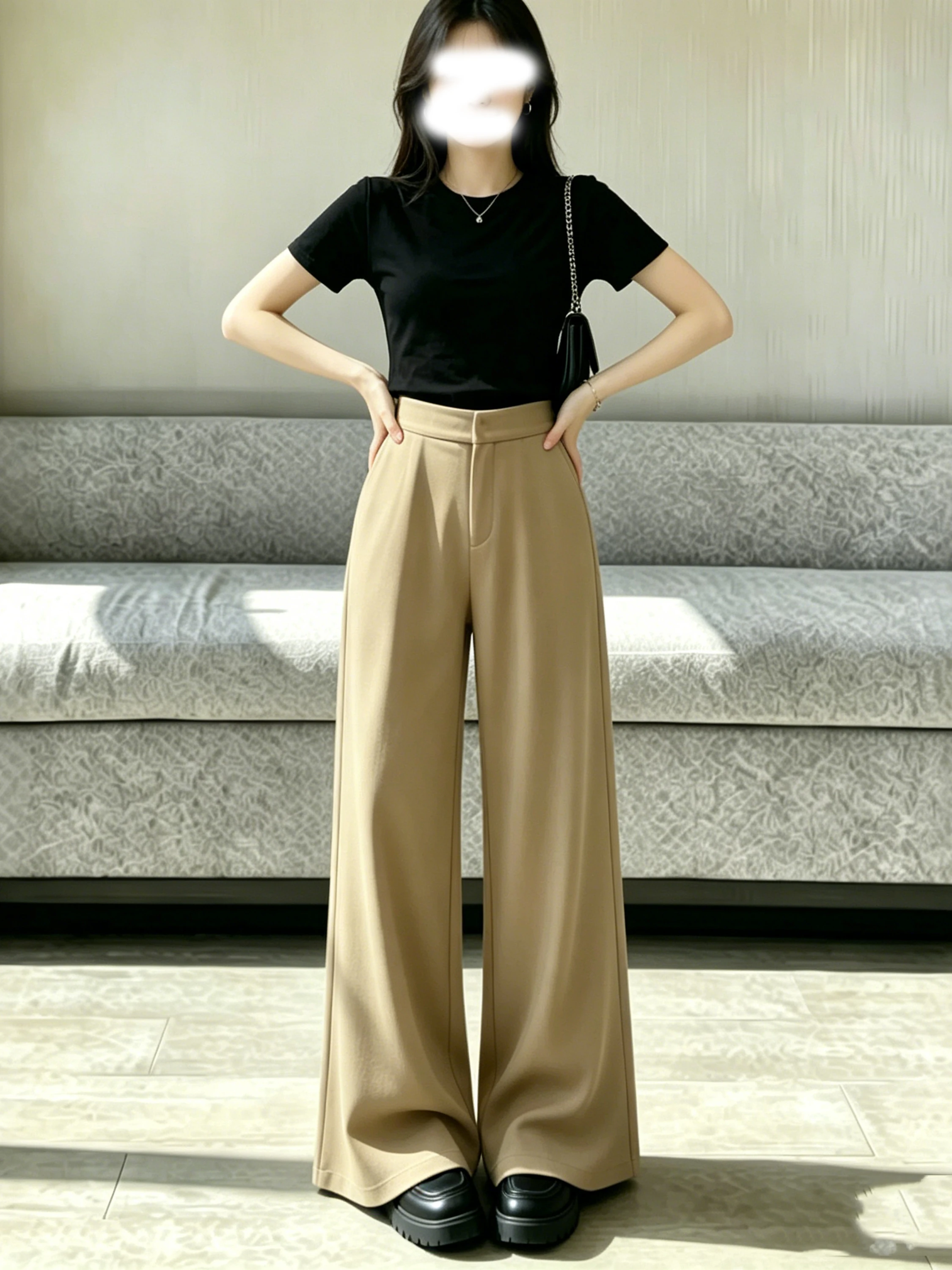 ベージュパンツとカーキパンツ、どちらが通勤スタイルに最適？
