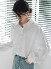 白色のバルーンスリーブシャツ【シンプル・ゆったり・春用】