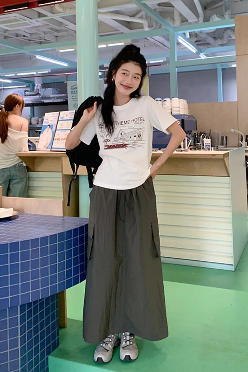 レトロ工装デザインのハイウエストAラインスカート【春用・ロング丈・スリム効果】