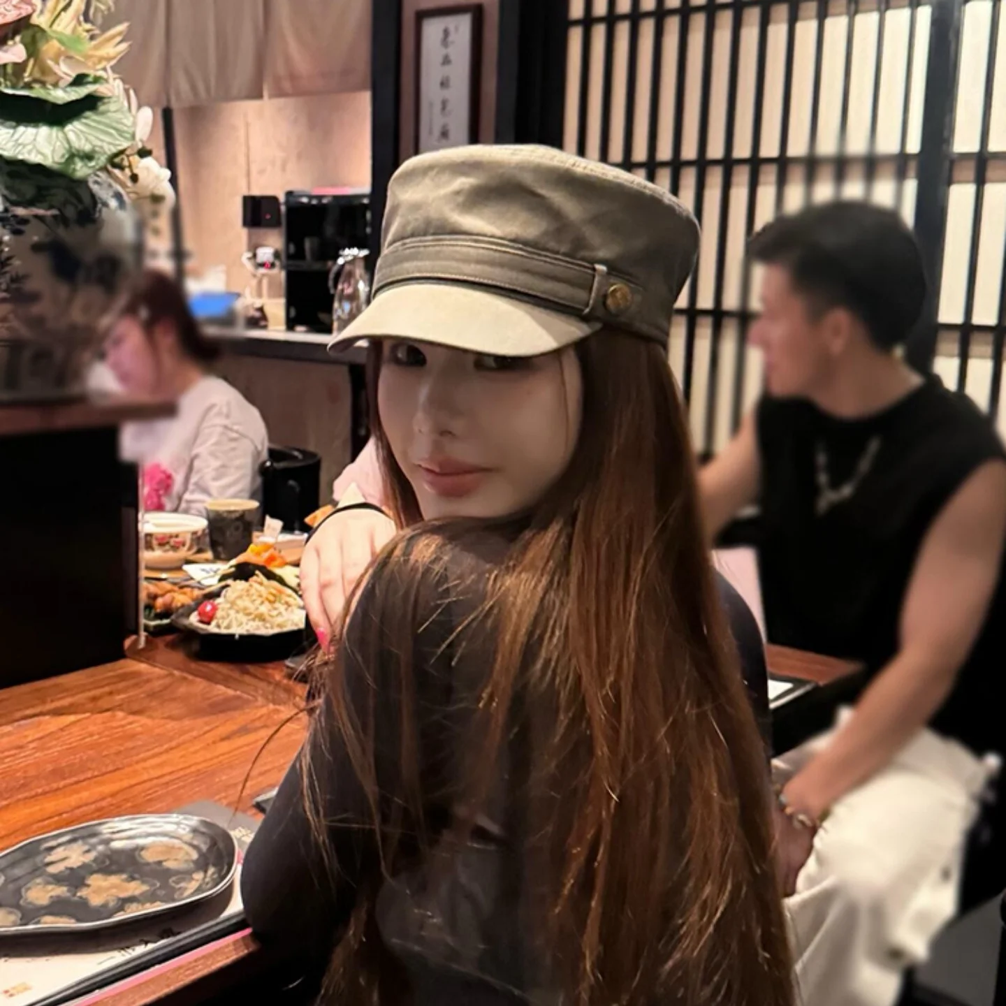ハゲに似合う帽子を選ぶときに迷うなら、この「文芸的なレトロ平頂ハンティングキャップ」が答えです