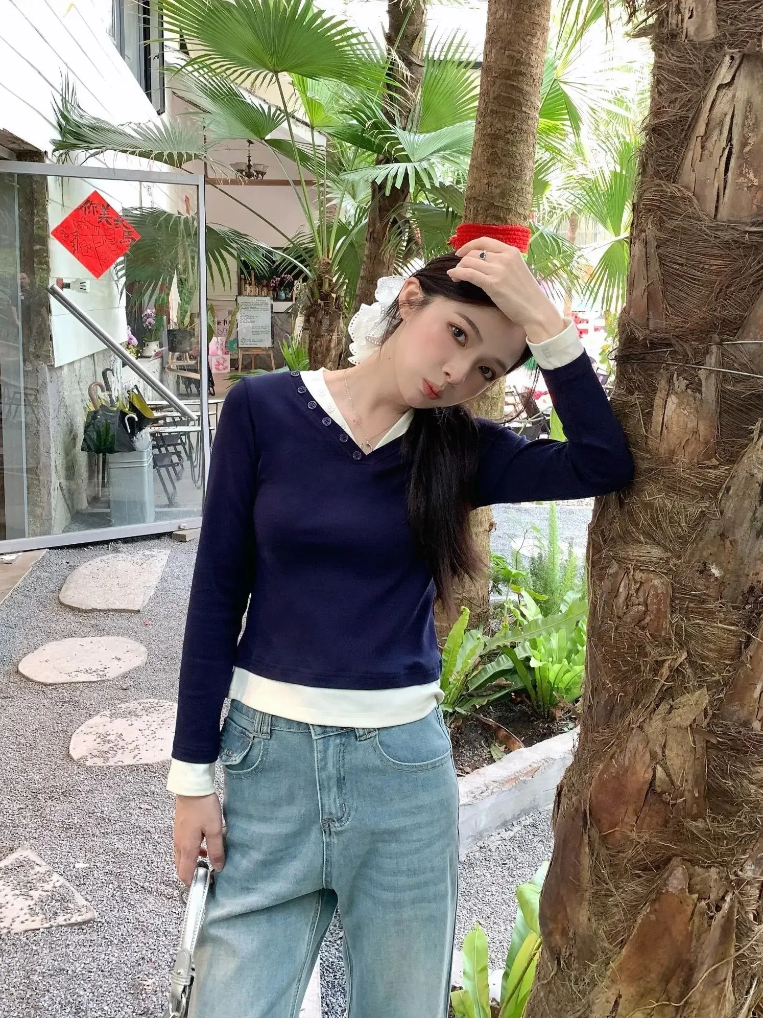 きれいめコーデの色合わせで失敗しない長袖Tシャツの選び方