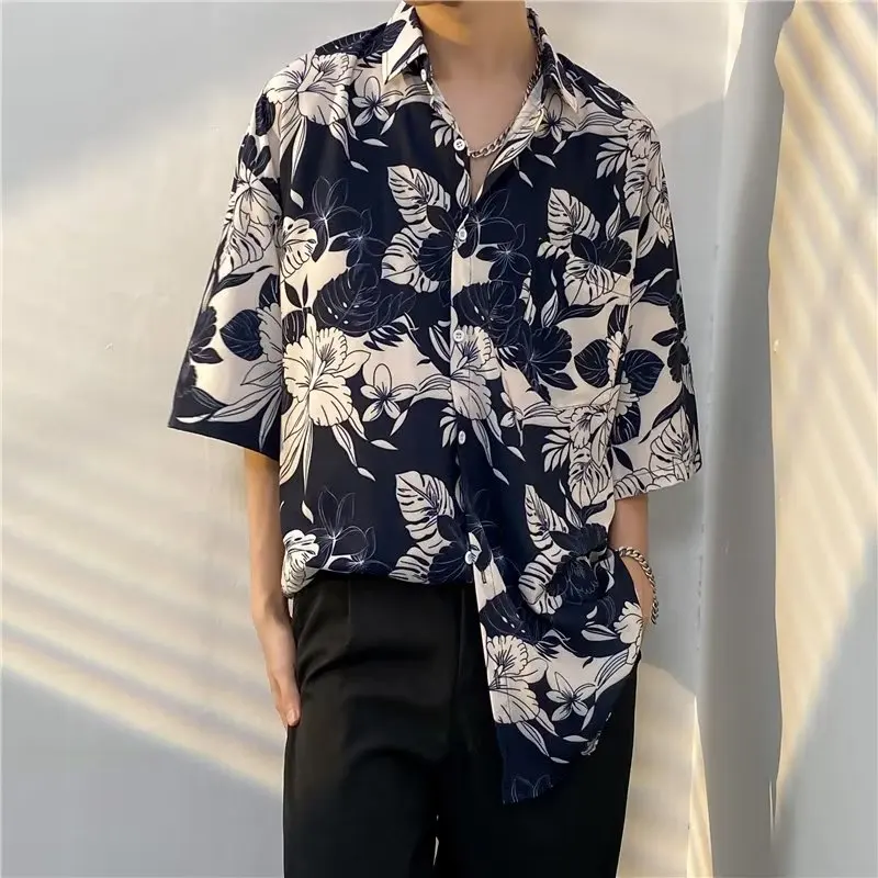 夏のメンズ上着に何を選ぶべき？ビーチスタイルの半袖シャツが解決する3つの悩み