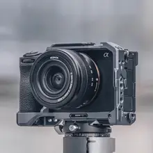 Ulanzi アルミ合金製 A7CⅡ用カメラ用快適多機能リリースフレーム【防衝撃・全包型・拡張アクセサリー】