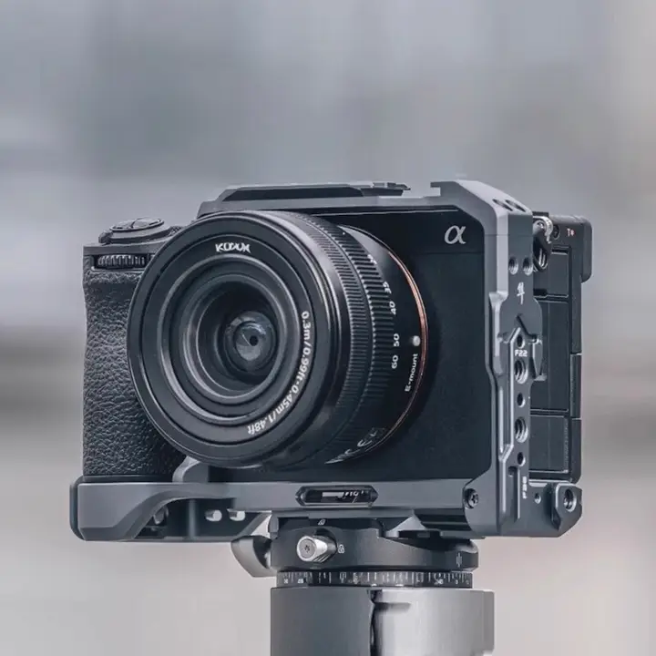 Ulanzi アルミ合金製 A7CⅡ用カメラ用快適多機能リリースフレーム【防衝撃・全包型・拡張アクセサリー】