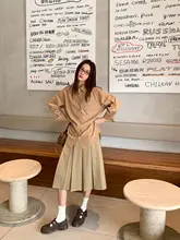個性的なデザインのAラインミディスカート【秋用・プリーツ・小柄向け】