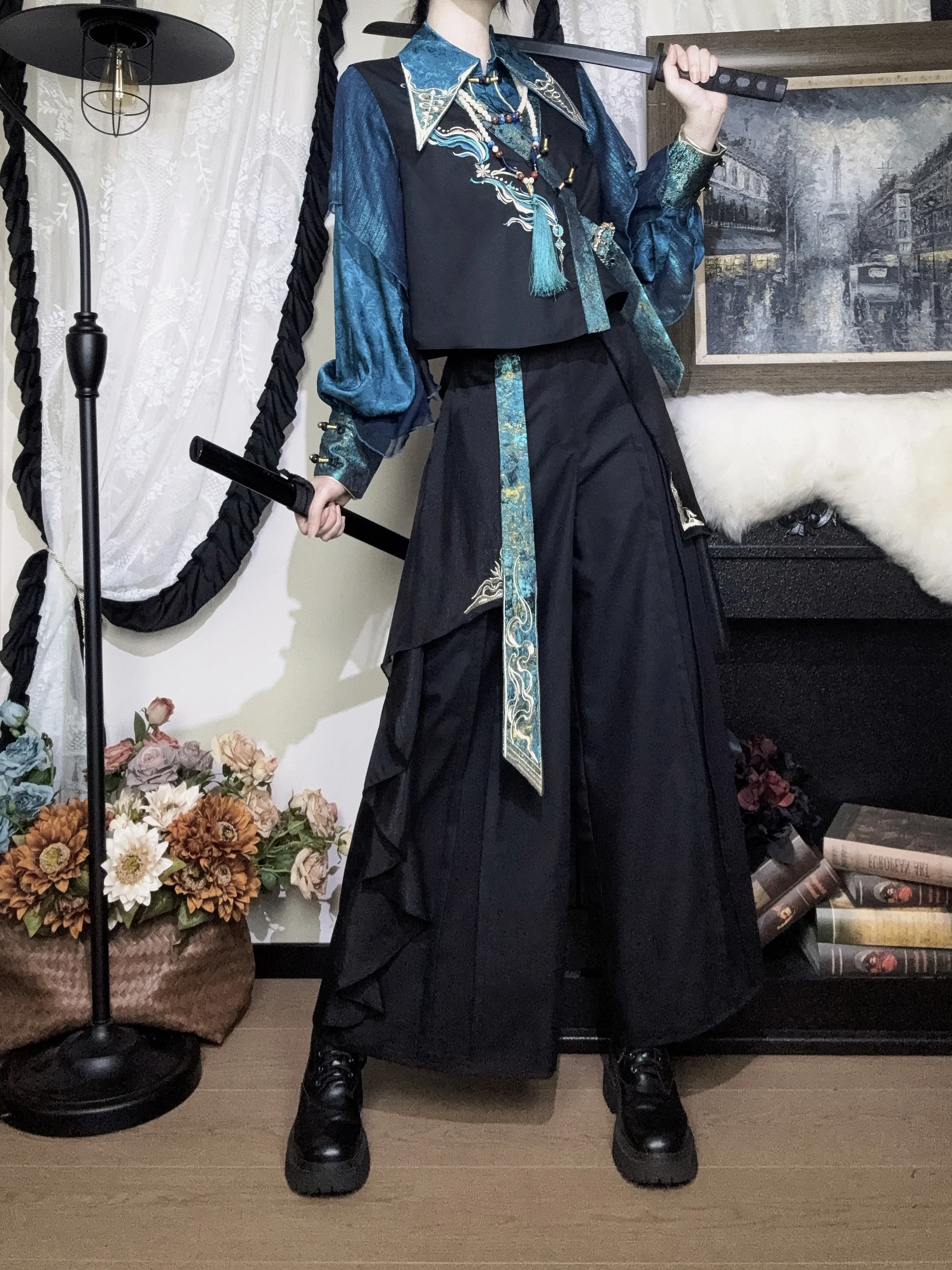 青鸾羽デザインの漢風上衣とベスト、パンツの組み合わせ：中国服通販で手に入る伝統と現代の融合