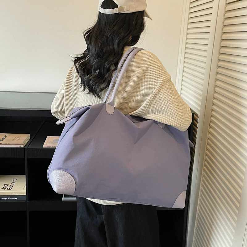 軽量旅行バック：防水・大容量・シンプルデザインで2泊3日旅行に最適な女性向けリュック