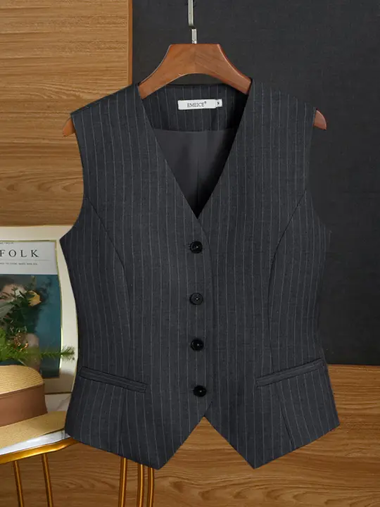 深い灰色のストライプベスト【秋用・無袖デザイン・重ね着スタイル】