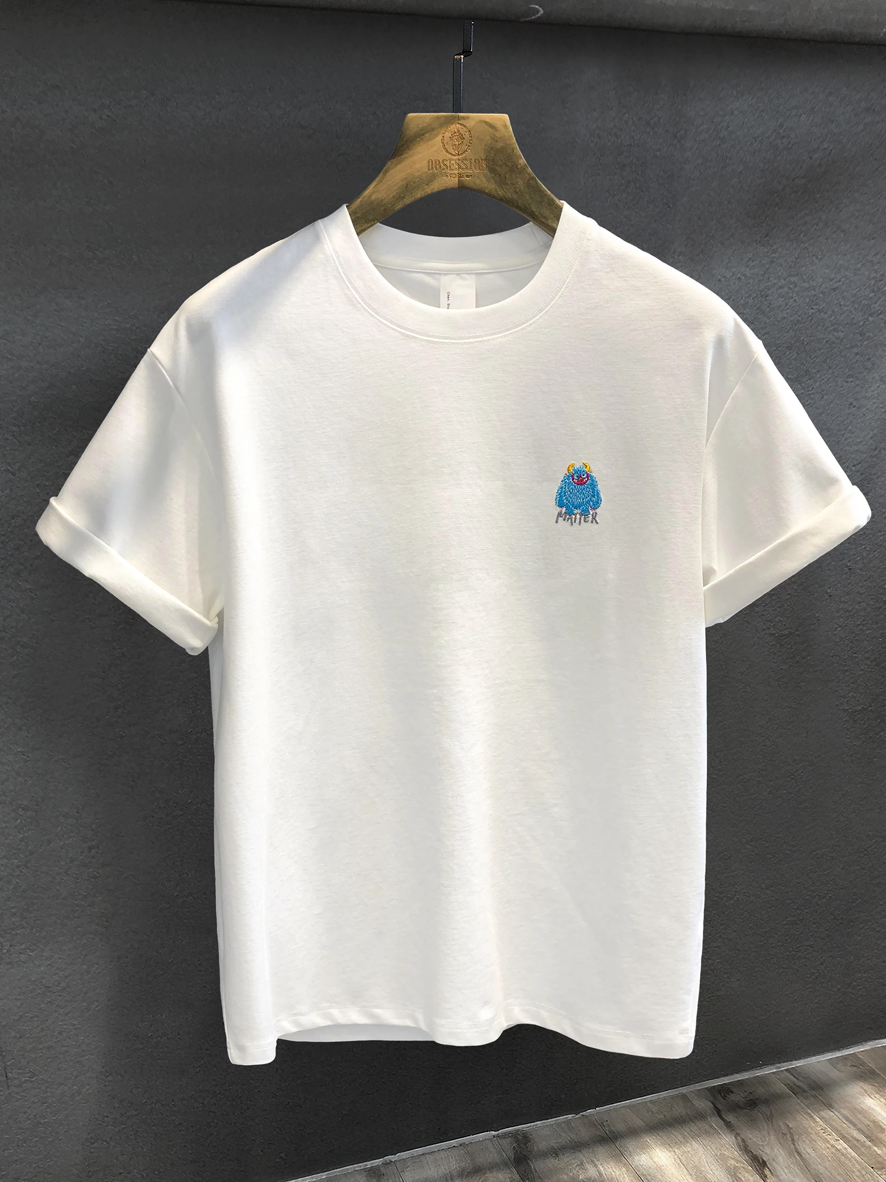 涼しげなドロップシルエットTシャツで通勤も夜の散歩も楽しくなる方法は？