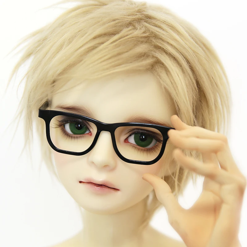 40代女性向けメガネの選定：BJDドール用メタルフレームスクエア黒メガネの実用性とデザイン特性