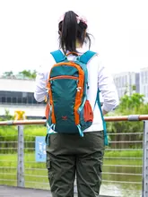 軽量のアウトドア用リュックサック【防水・登山用・女性向け】