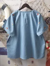 ユニークな刺繍入りデニムシャツ【コットン・リボン付き・ゆったりシルエット・ショートスリーブ】