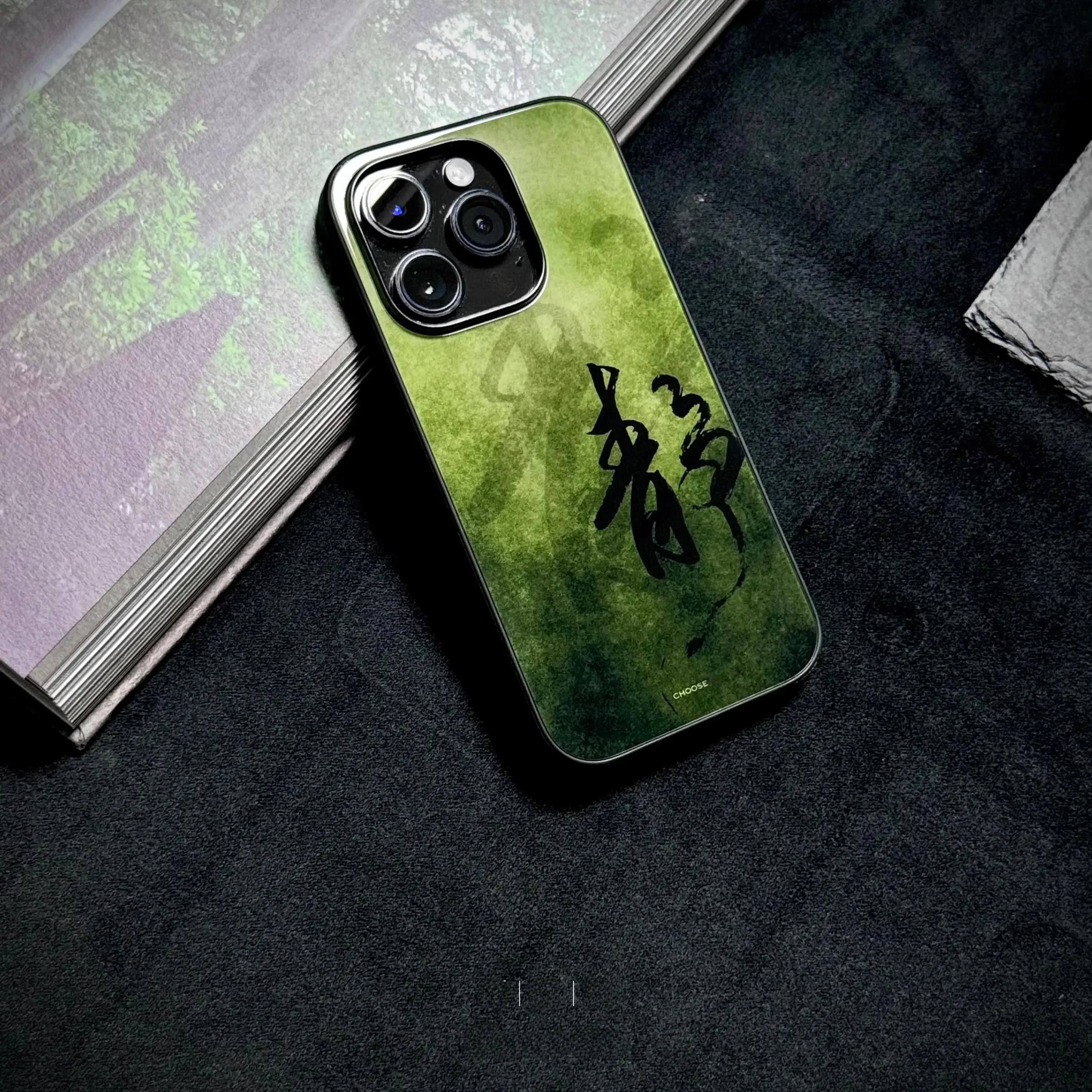 iPhoneケース マット加工で失敗しない選び方は？新中式デザインがもたらす、日常の「静けさ」に気づく瞬間