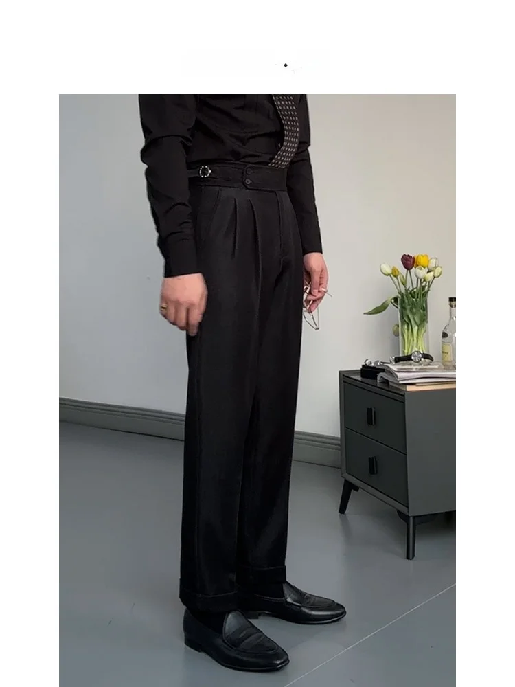 カーキ色のパンツを選ぶときに迷うなら、この1つのポイントを押さえて