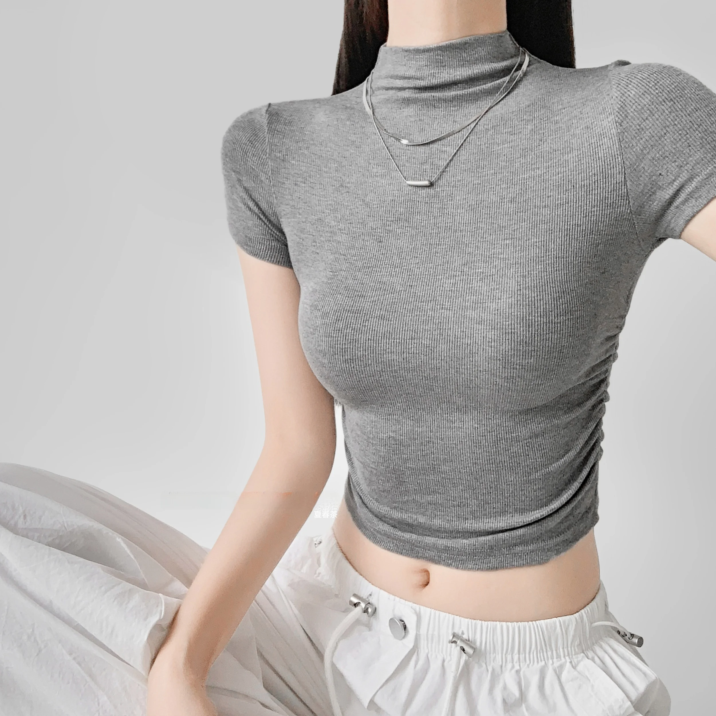 大人可愛い服 40代コーデの完全ガイド｜リブ編みTシャツで心の軽さを実現