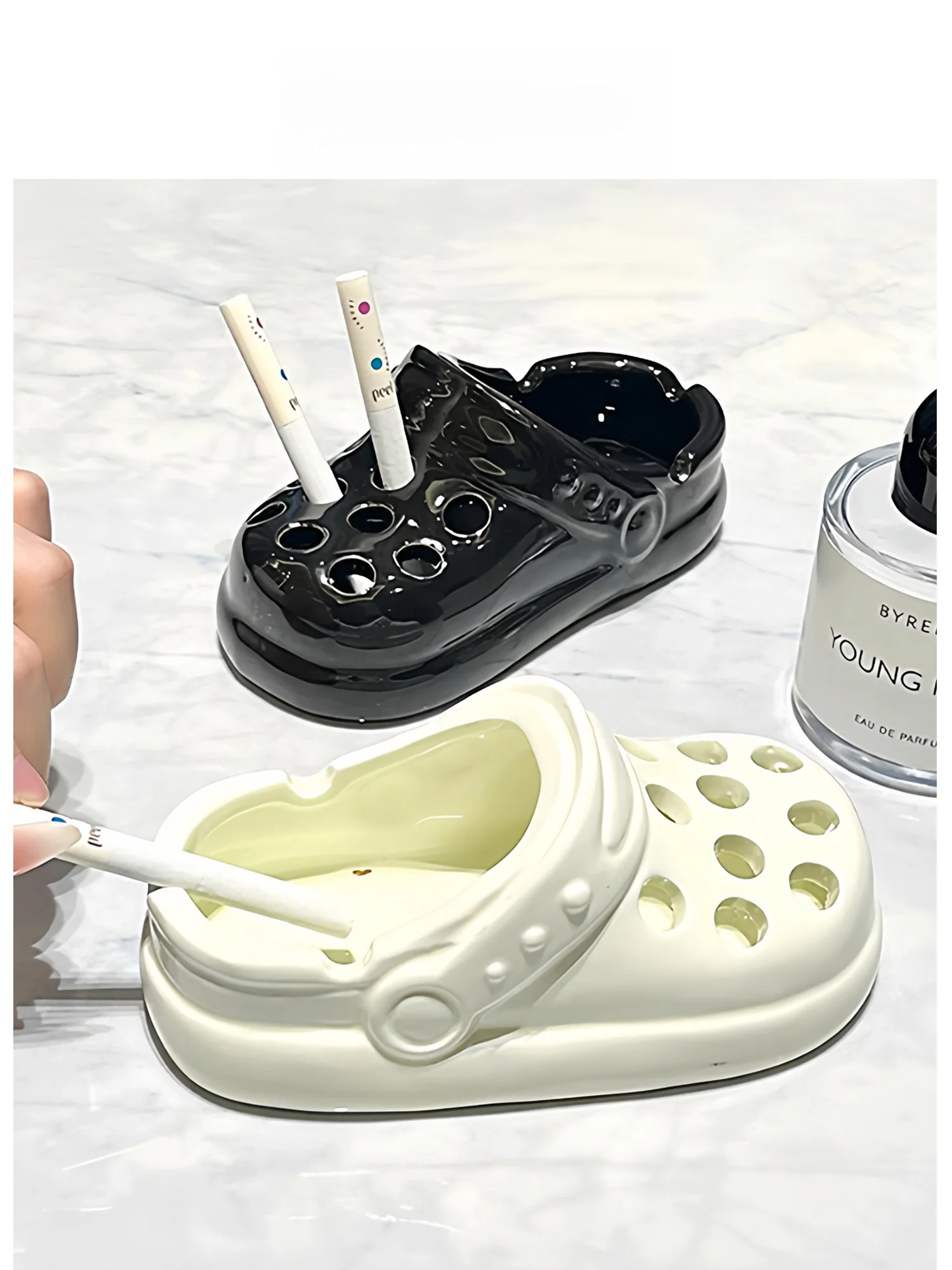 陶器製灰皿：charcoal色の落ち着きとデザイン性を実現