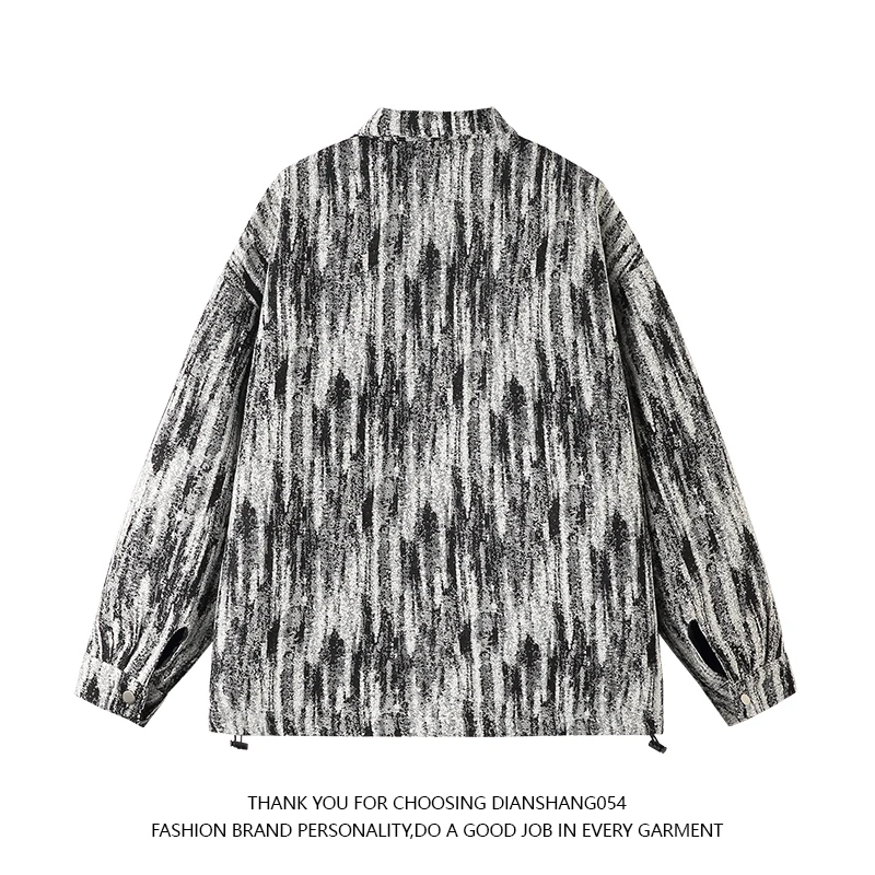 バーベキューコーデ メンズの秋のスタイル：ヴィンテージ風タイダイジャケットとセットアップの実用性