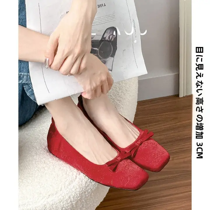 赤い新中式ウェディングシューズ【平底・刺繍・春用・内増高】
