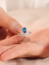 モザン石一カラの二重婚約指輪【水滴デザイン・925純銀・18kプラチナ仕上げ・豪華な王冠風】