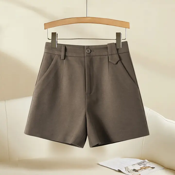 カフェブラウンのワイドレッグパンツ【秋冬用・厚手ウール・おしゃれな外出用】